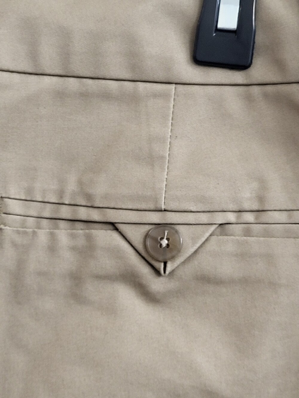Dockers Chino Shorts Women's Khaki Bermuda Business Casual Teacher Size 14 - Picture 3 of 8